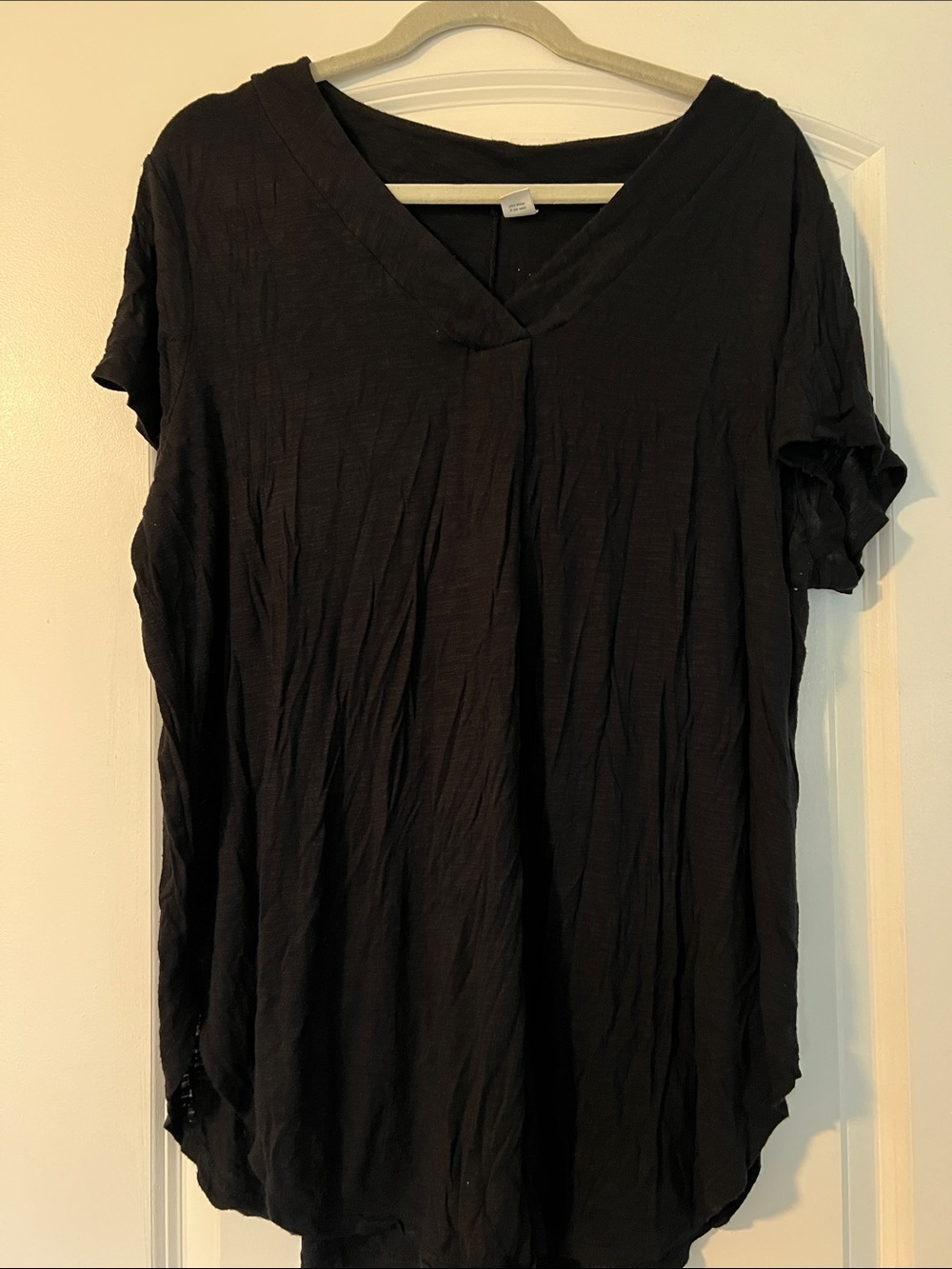 Old Navy Black V-Neck Short Sleeve Tee (Long like a Tunic)
